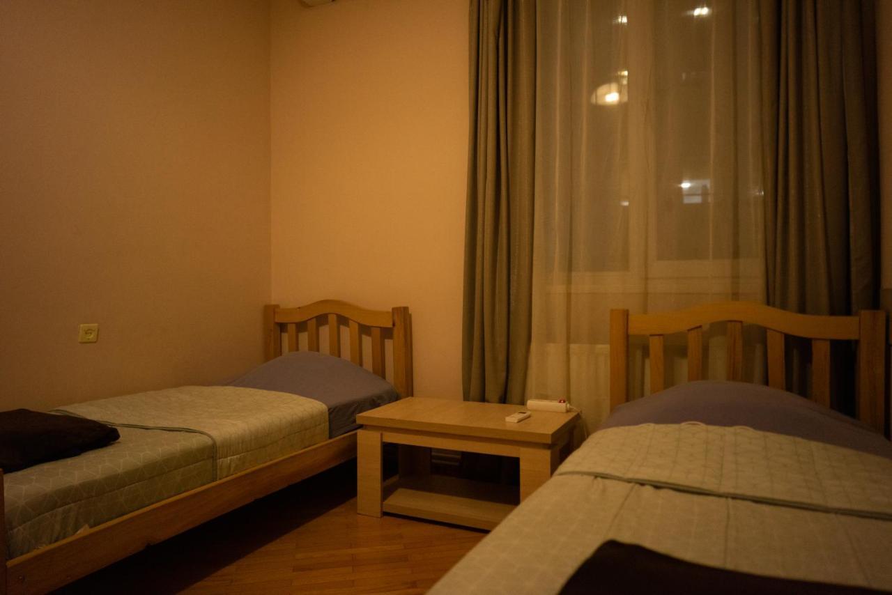 Guesthouse Hillside ティビリシ エクステリア 写真