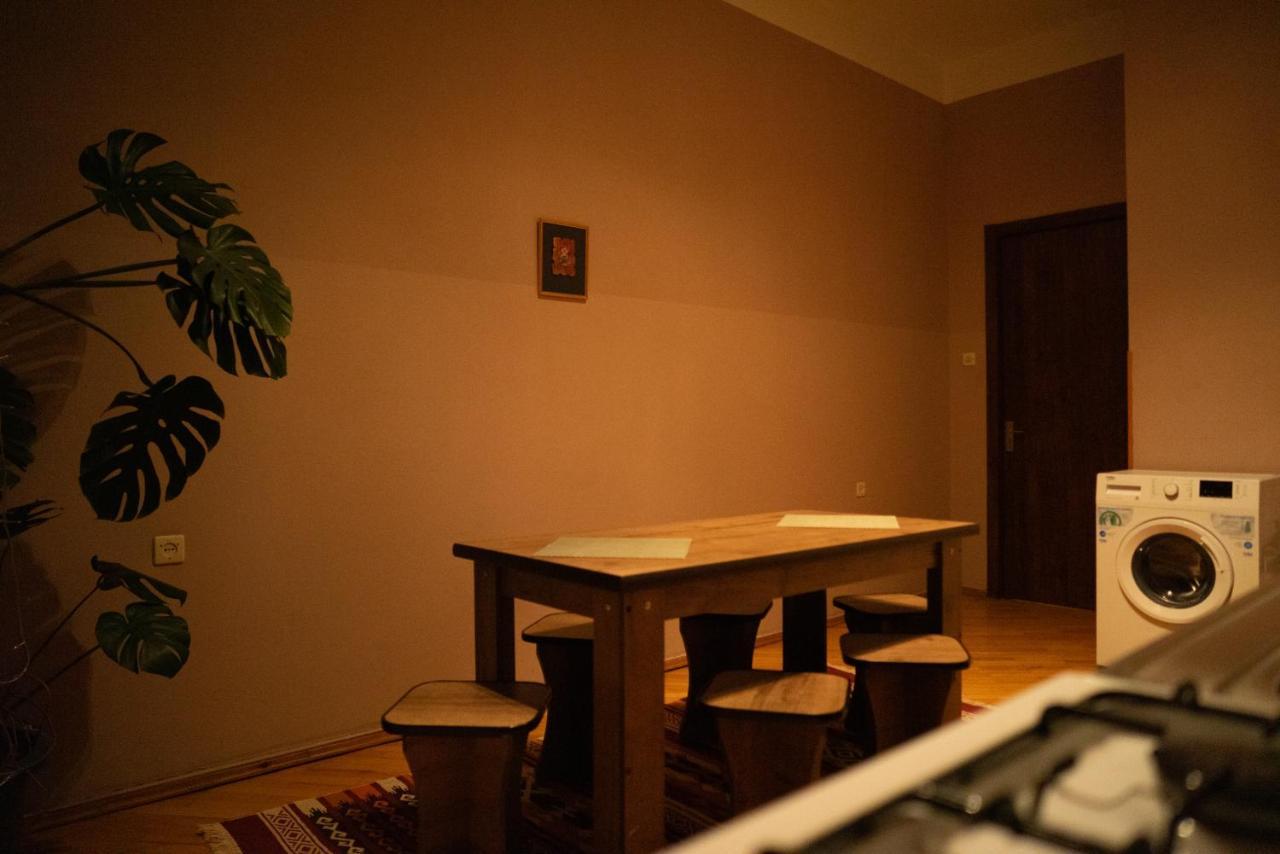 Guesthouse Hillside ティビリシ エクステリア 写真