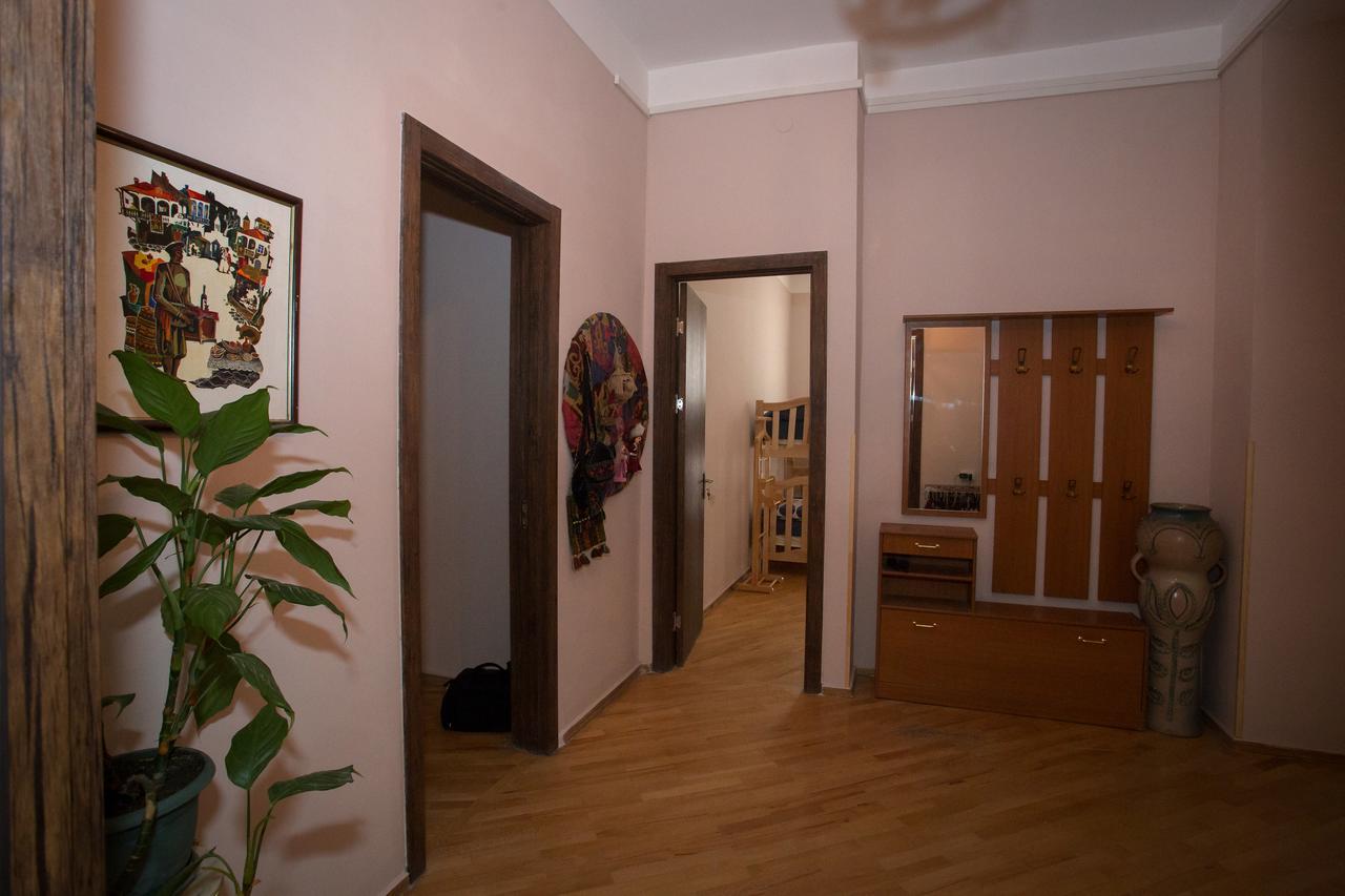 Guesthouse Hillside ティビリシ エクステリア 写真